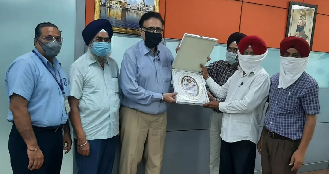 ਸ੍ਰੀ ਗੁਰੂ ਰਾਮਦਾਸ ਜੀ ਅੰਤਰਰਾਸ਼ਟਰੀ ਹਵਾਈ ਅੱਡਾ ਦੇ ਡਾਇਰੈਕਟਰ ਦਾ ਅੰਮ੍ਰਿਤਸਰ ਵਿਕਾਸ ਮੰਚ ਵਲੋਂ ਵਿਦਾਇਗੀ ਤੇ ਸਨਮਾਨ